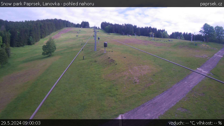 Snow park Paprsek - Lanovka - pohled nahoru - 29.5.2024 v 09:00