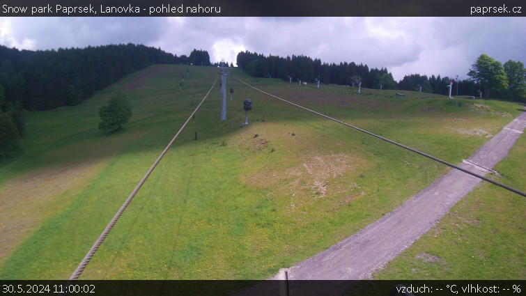 Snow park Paprsek - Lanovka - pohled nahoru - 30.5.2024 v 11:00