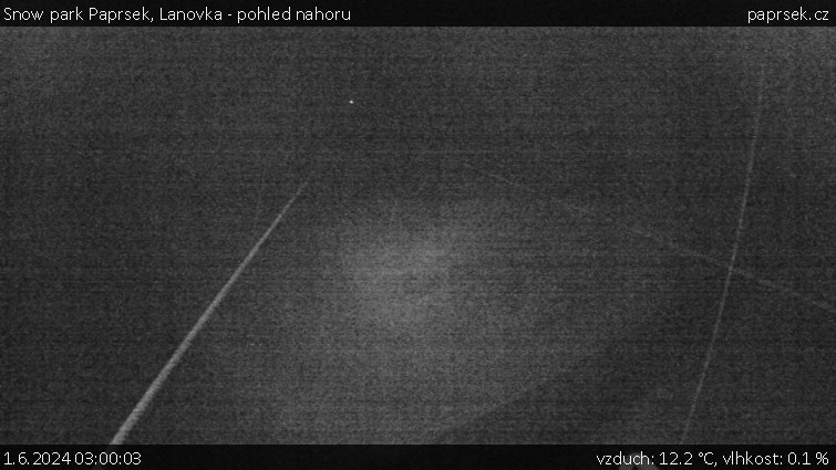 Snow park Paprsek - Lanovka - pohled nahoru - 1.6.2024 v 03:00