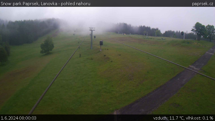 Snow park Paprsek - Lanovka - pohled nahoru - 1.6.2024 v 08:00