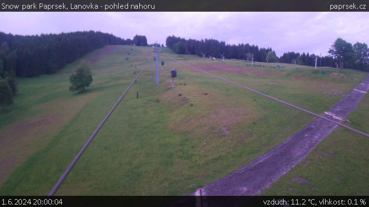 Snow park Paprsek - Lanovka - pohled nahoru - 1.6.2024 v 20:00