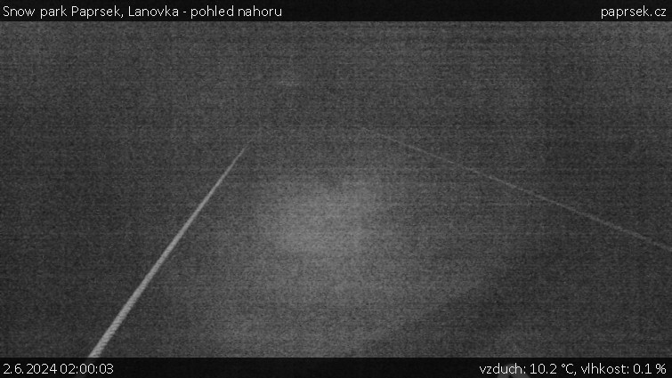 Snow park Paprsek - Lanovka - pohled nahoru - 2.6.2024 v 02:00