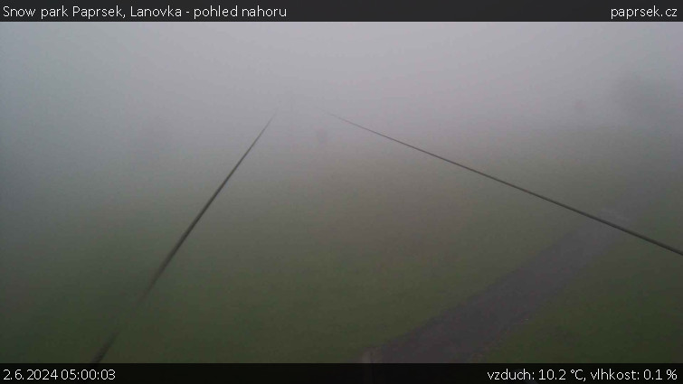 Snow park Paprsek - Lanovka - pohled nahoru - 2.6.2024 v 05:00