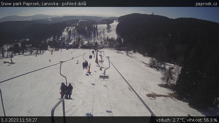 Snow park Paprsek - Lanovka - pohled dolů - 3.3.2023 v 11:58