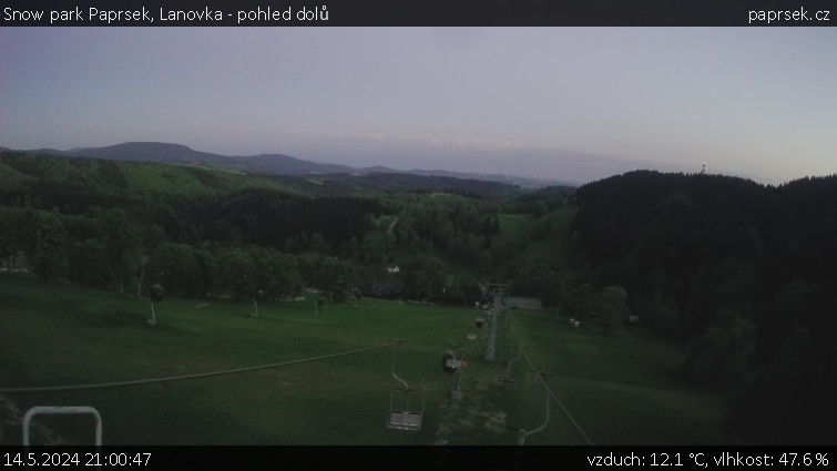 Snow park Paprsek - Lanovka - pohled dolů - 14.5.2024 v 21:00
