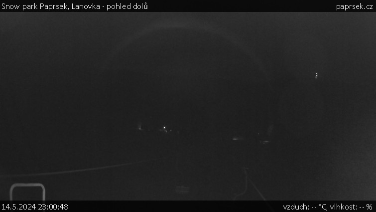 Snow park Paprsek - Lanovka - pohled dolů - 14.5.2024 v 23:00