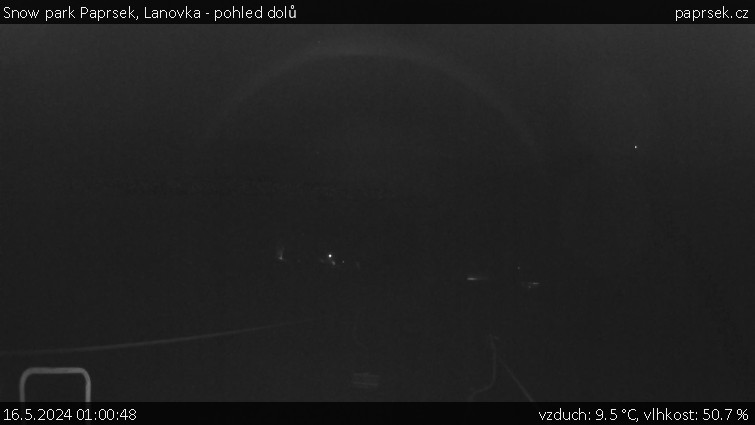 Snow park Paprsek - Lanovka - pohled dolů - 16.5.2024 v 01:00