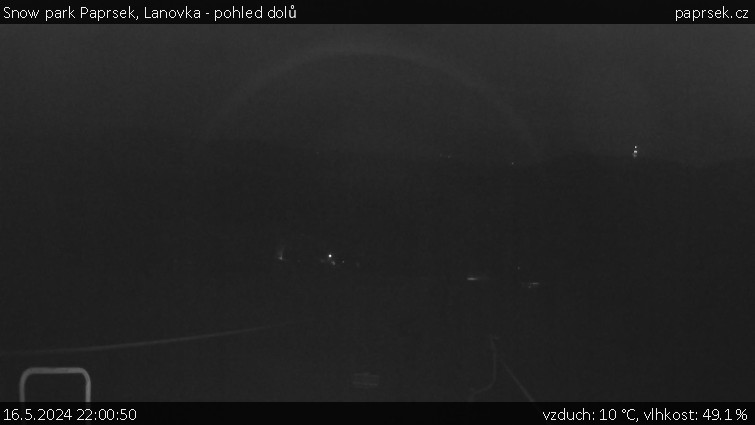 Snow park Paprsek - Lanovka - pohled dolů - 16.5.2024 v 22:00