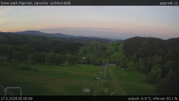 Snow park Paprsek - Lanovka - pohled dolů - 17.5.2024 v 05:00