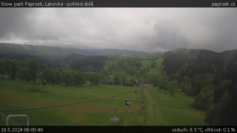Snow park Paprsek - Lanovka - pohled dolů - 18.5.2024 v 08:00