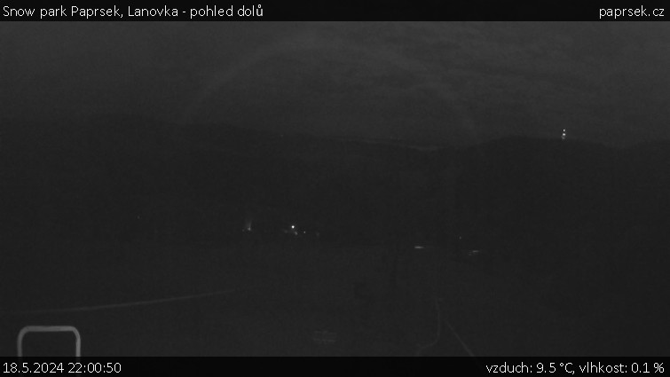 Snow park Paprsek - Lanovka - pohled dolů - 18.5.2024 v 22:00
