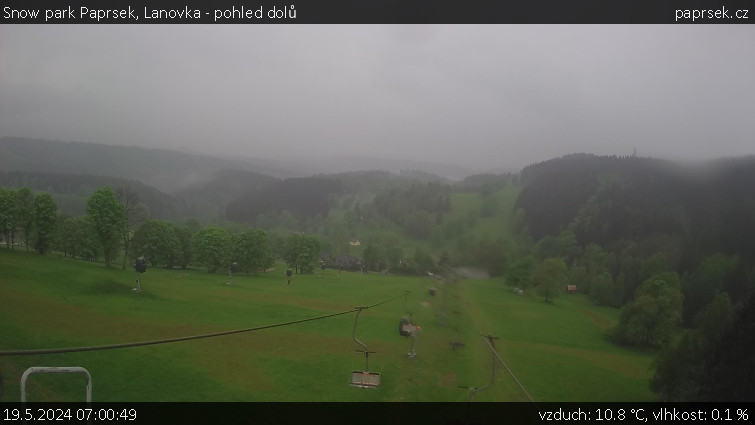 Snow park Paprsek - Lanovka - pohled dolů - 19.5.2024 v 07:00