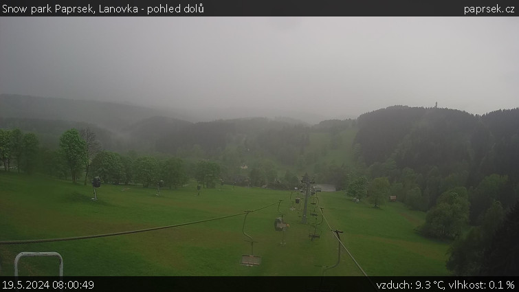Snow park Paprsek - Lanovka - pohled dolů - 19.5.2024 v 08:00