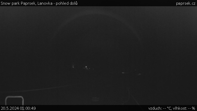 Snow park Paprsek - Lanovka - pohled dolů - 20.5.2024 v 01:00