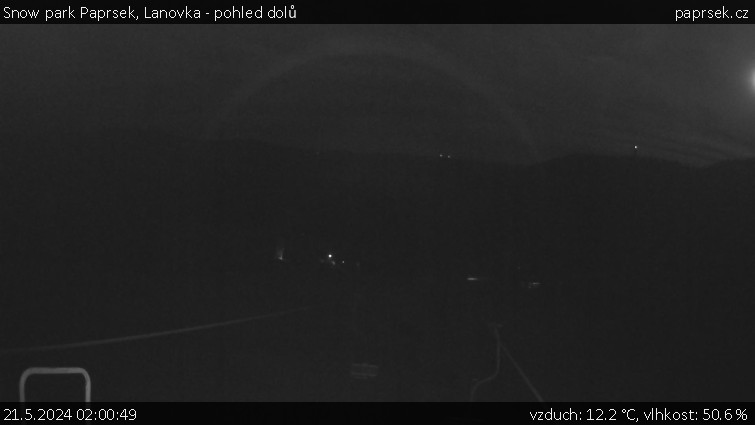 Snow park Paprsek - Lanovka - pohled dolů - 21.5.2024 v 02:00