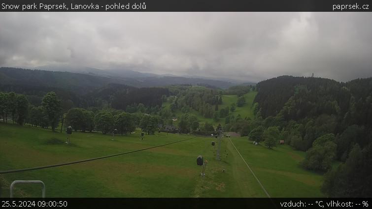 Snow park Paprsek - Lanovka - pohled dolů - 25.5.2024 v 09:00