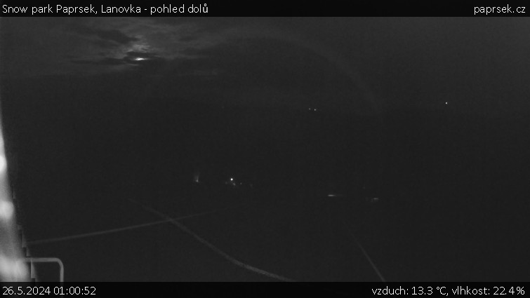Snow park Paprsek - Lanovka - pohled dolů - 26.5.2024 v 01:00
