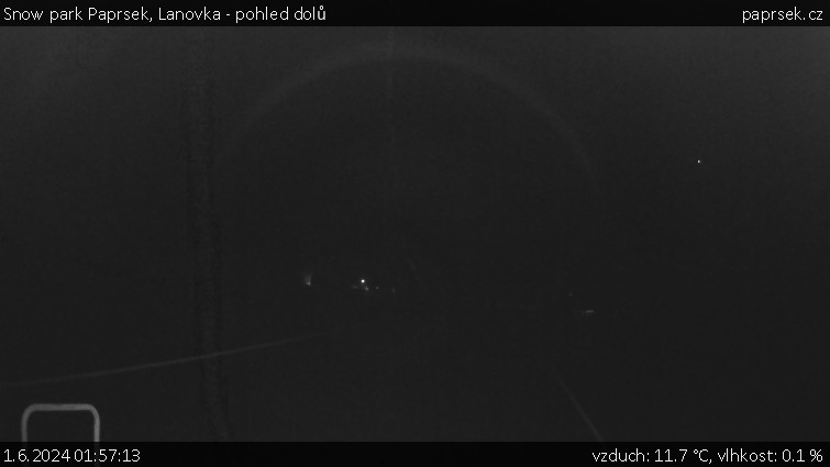 Snow park Paprsek - Lanovka - pohled dolů - 1.6.2024 v 01:57