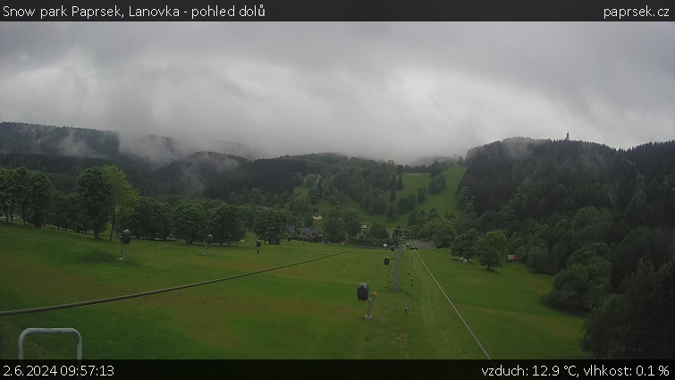 Snow park Paprsek - Lanovka - pohled dolů - 2.6.2024 v 09:57