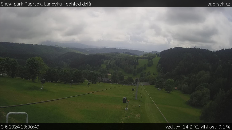Snow park Paprsek - Lanovka - pohled dolů - 3.6.2024 v 13:00