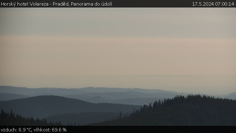 Horský hotel Volareza - Praděd - Panorama do údolí - 17.5.2024 v 07:00