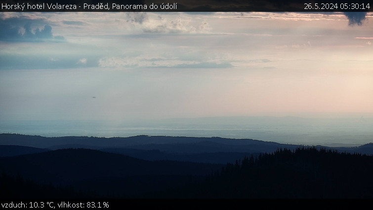 Horský hotel Volareza - Praděd - Panorama do údolí - 26.5.2024 v 05:30