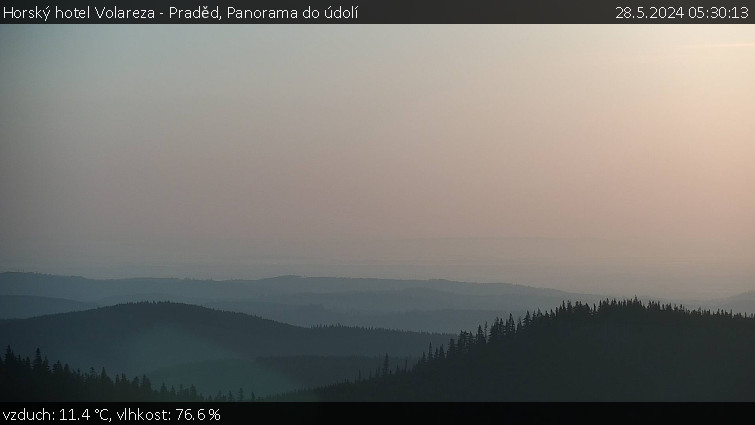 Horský hotel Volareza - Praděd - Panorama do údolí - 28.5.2024 v 05:30