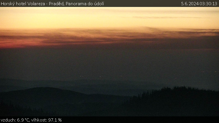 Horský hotel Volareza - Praděd - Panorama do údolí - 5.6.2024 v 03:30