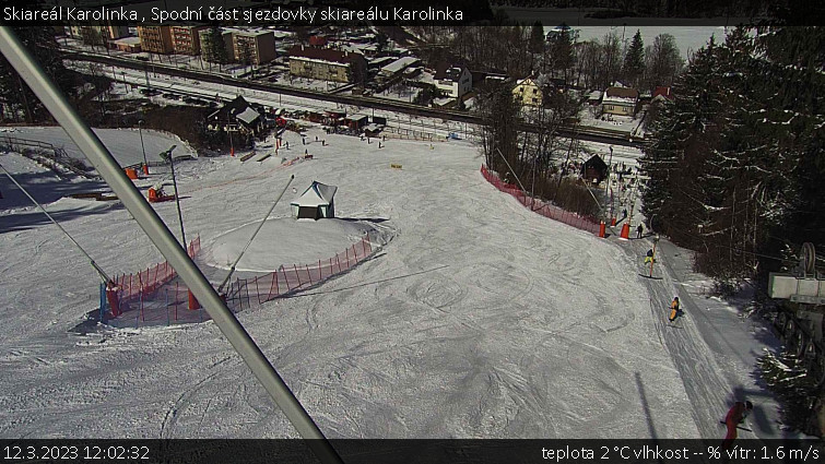 Skiareál Karolinka  - Spodní část sjezdovky skiareálu Karolinka - 12.3.2023 v 12:02