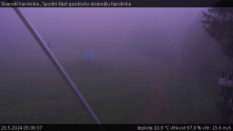 Skiareál Karolinka  - Spodní část sjezdovky skiareálu Karolinka - 23.5.2024 v 05:00