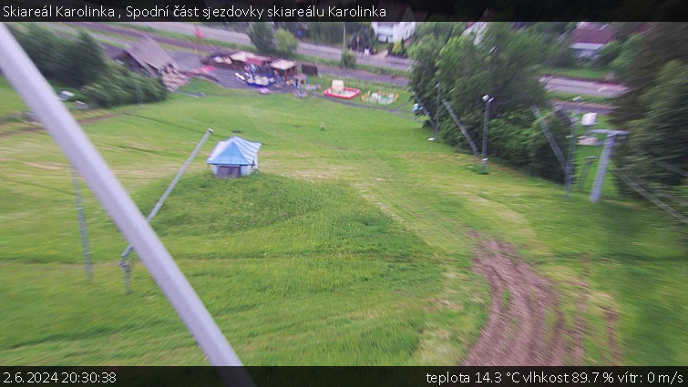 Skiareál Karolinka  - Spodní část sjezdovky skiareálu Karolinka - 2.6.2024 v 20:30