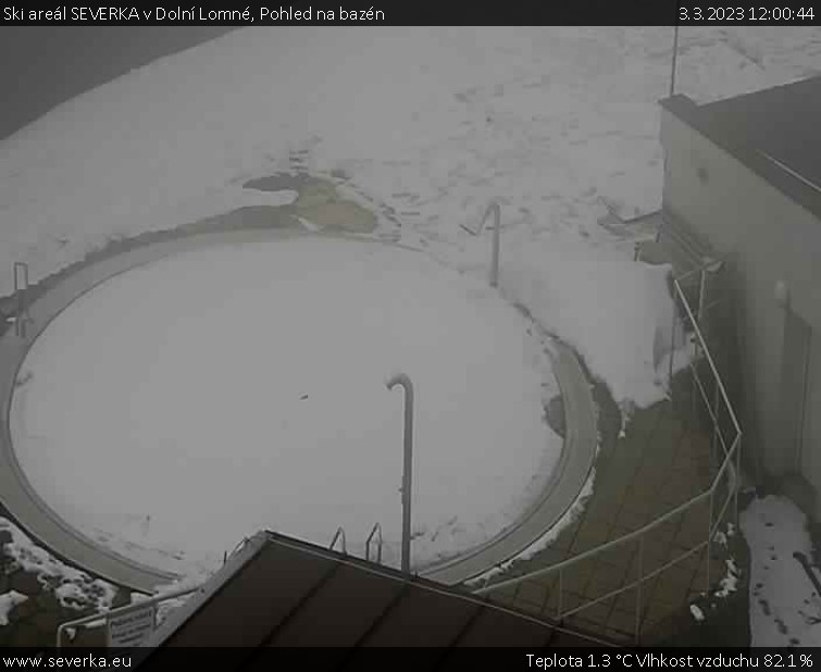 Ski areál SEVERKA v Dolní Lomné - Pohled na bazén - 3.3.2023 v 12:00