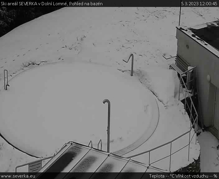 Ski areál SEVERKA v Dolní Lomné - Pohled na bazén - 5.3.2023 v 12:00