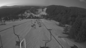 Snow park Paprsek - Lanovka - pohled dolů - 3.3.2023 v 05:58