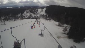 Snow park Paprsek - Lanovka - pohled dolů - 5.3.2023 v 10:58