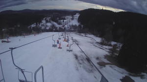 Snow park Paprsek - Lanovka - pohled dolů - 10.3.2023 v 17:55