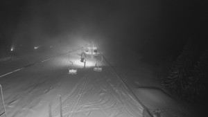 Snow park Paprsek - Lanovka - pohled dolů - 12.3.2023 v 02:55