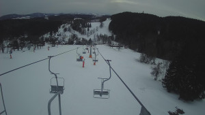 Snow park Paprsek - Lanovka - pohled dolů - 12.3.2023 v 17:55