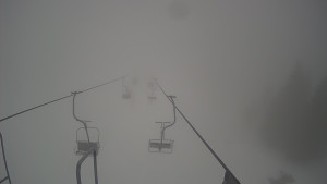 Snow park Paprsek - Lanovka - pohled dolů - 13.3.2023 v 07:55