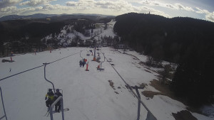 Snow park Paprsek - Lanovka - pohled dolů - 16.3.2023 v 13:55
