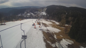 Snow park Paprsek - Lanovka - pohled dolů - 20.3.2023 v 08:20