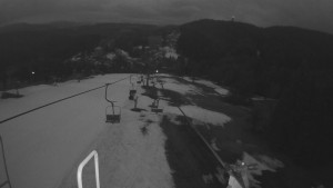 Snow park Paprsek - Lanovka - pohled dolů - 21.3.2023 v 05:20