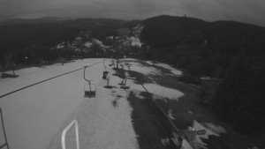Snow park Paprsek - Lanovka - pohled dolů - 21.3.2023 v 05:25