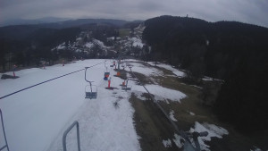 Snow park Paprsek - Lanovka - pohled dolů - 21.3.2023 v 05:40