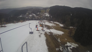 Snow park Paprsek - Lanovka - pohled dolů - 21.3.2023 v 06:30