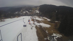 Snow park Paprsek - Lanovka - pohled dolů - 21.3.2023 v 06:50
