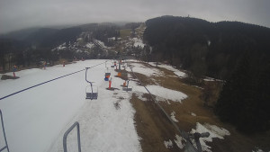 Snow park Paprsek - Lanovka - pohled dolů - 21.3.2023 v 07:10
