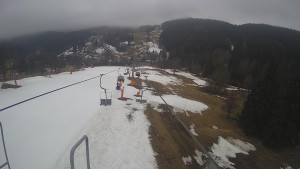 Snow park Paprsek - Lanovka - pohled dolů - 21.3.2023 v 07:20