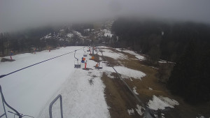 Snow park Paprsek - Lanovka - pohled dolů - 21.3.2023 v 07:35