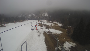 Snow park Paprsek - Lanovka - pohled dolů - 21.3.2023 v 07:40